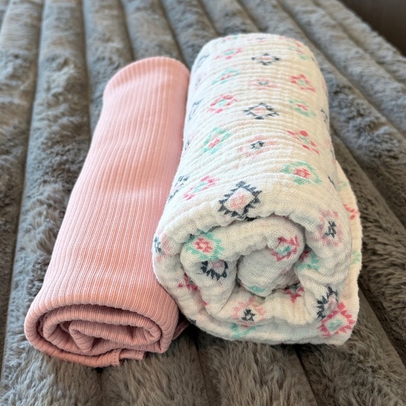 Hudson Baby/Modern Baby baby girl blankets - Picture 2 of 4